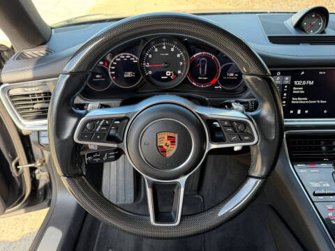 2017 Porsche Panamera 4