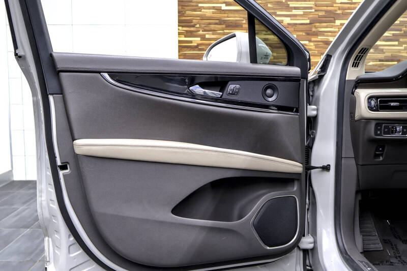 2021 Lincoln Nautilus Reserve