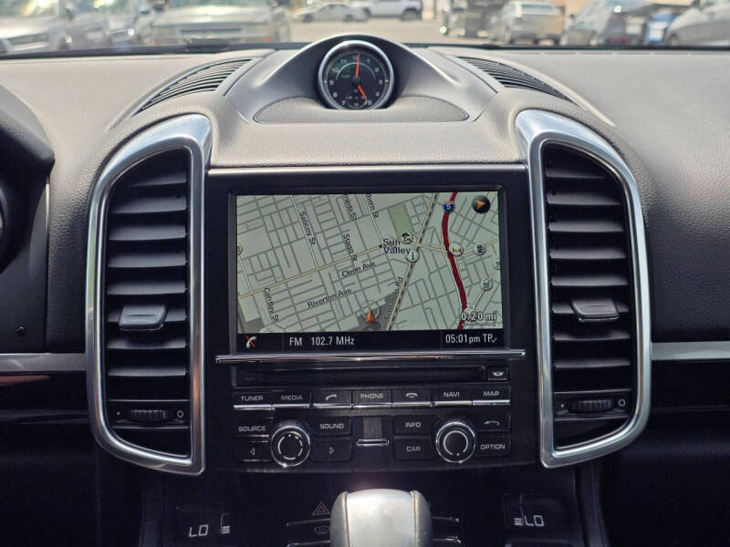 2014 Porsche Cayenne Platinum