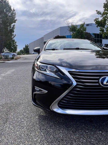2016 Lexus ES 300h