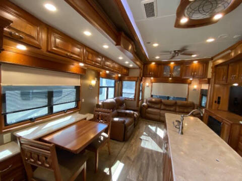 2017 Heartland MOBILE SUITE  38 RSSA