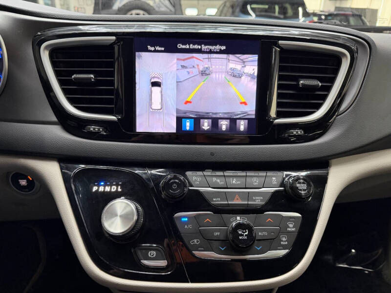 2020 Chrysler Pacifica Touring