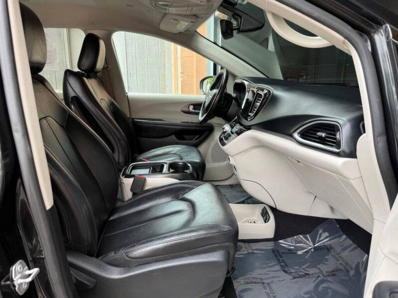 2019 Chrysler Pacifica Touring L