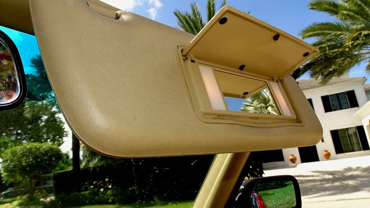 1985 Mercedes-Benz 380-Class 34