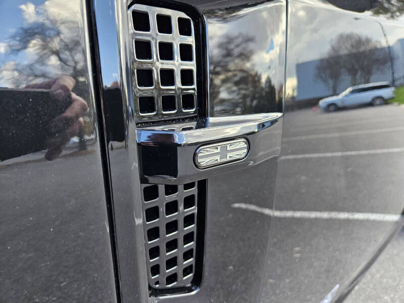 2024 Land Rover Defender 110 V8 P525