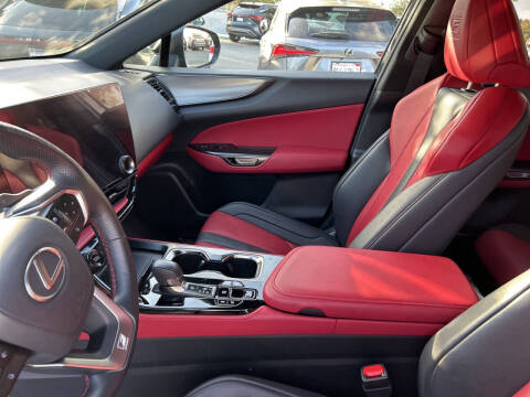 2024 Lexus NX 450h+ F SPORT Handling