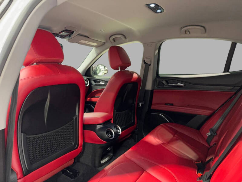 2020 Alfa Romeo Stelvio Sport