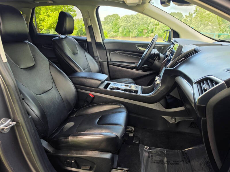 2021 Ford Edge Titanium