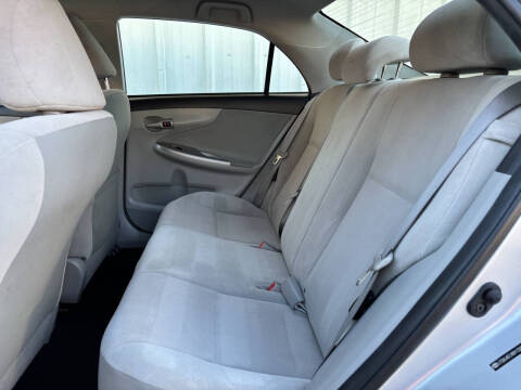 2011 Toyota Corolla LE