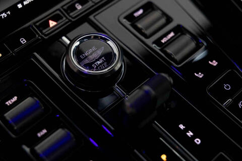 2025 Aston Martin DB12 V8