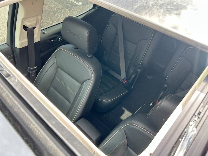 2020 GMC Acadia Denali