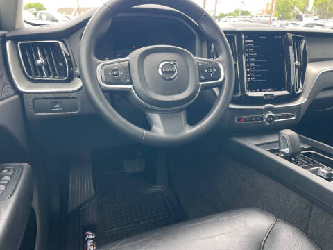 2023 Volvo XC60 B5 Core