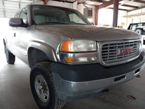 2001 GMC Sierra 2500HD for sale at PYRAMID MOTORS - Pueblo Lot in Pueblo CO