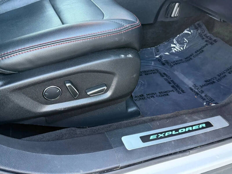 2017 Ford Explorer Sport