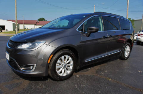 2017 Chrysler Pacifica for sale at PREMIER AUTO SALES in Carthage MO