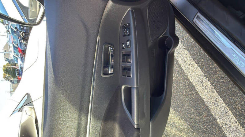 2023 Mitsubishi Outlander Sport ES