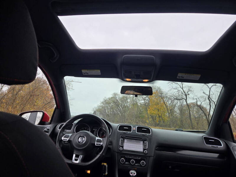 2011 Volkswagen GTI Sunroof photo 21