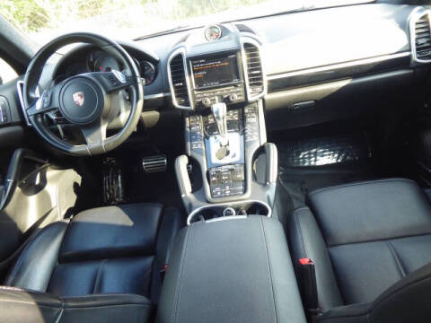 2014 Porsche Cayenne GTS