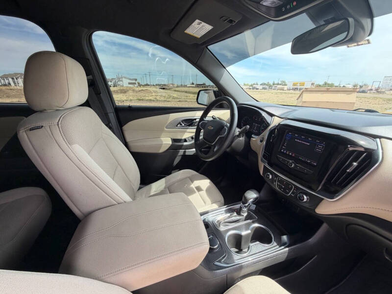 2022 Chevrolet Traverse LS