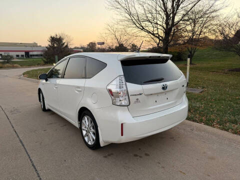 2013 Toyota Prius v Five