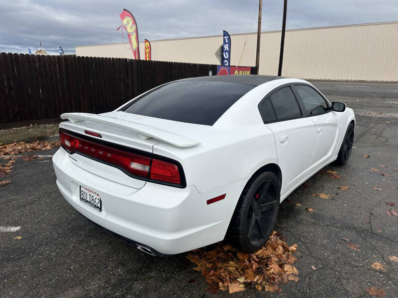 2013 Dodge Charger SE