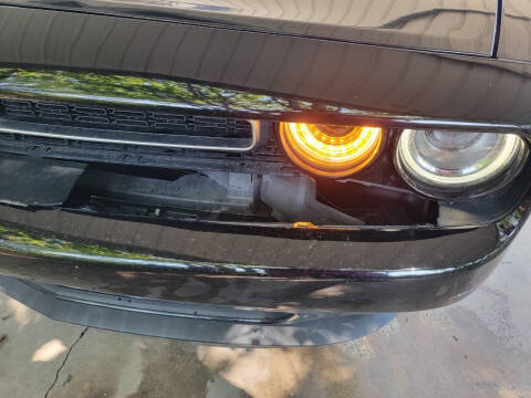 2017 Dodge Challenger SXT Plus