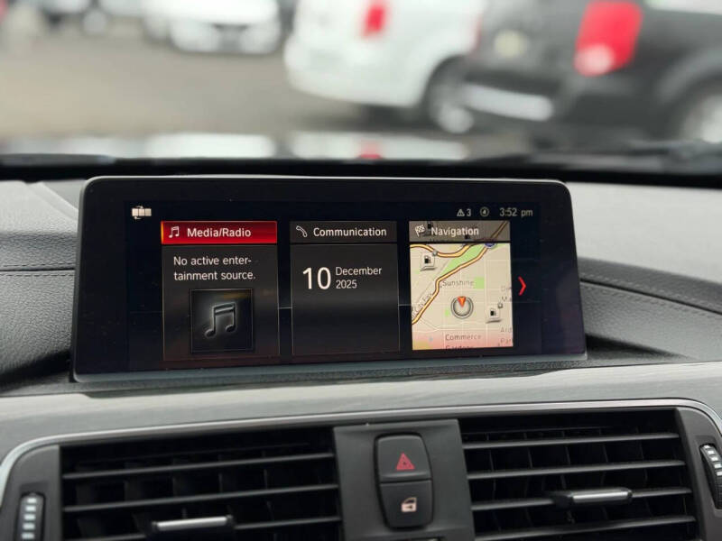 2018 BMW 3 Series 330i xDrive