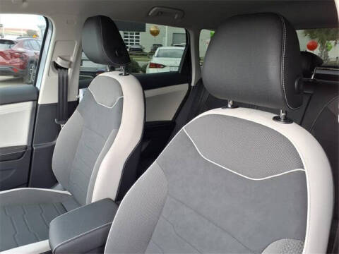 2026 Volkswagen Taos SE