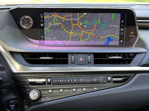 2021 Lexus ES 300h Ultra Luxury