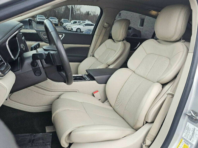 2018 Lincoln Continental Select