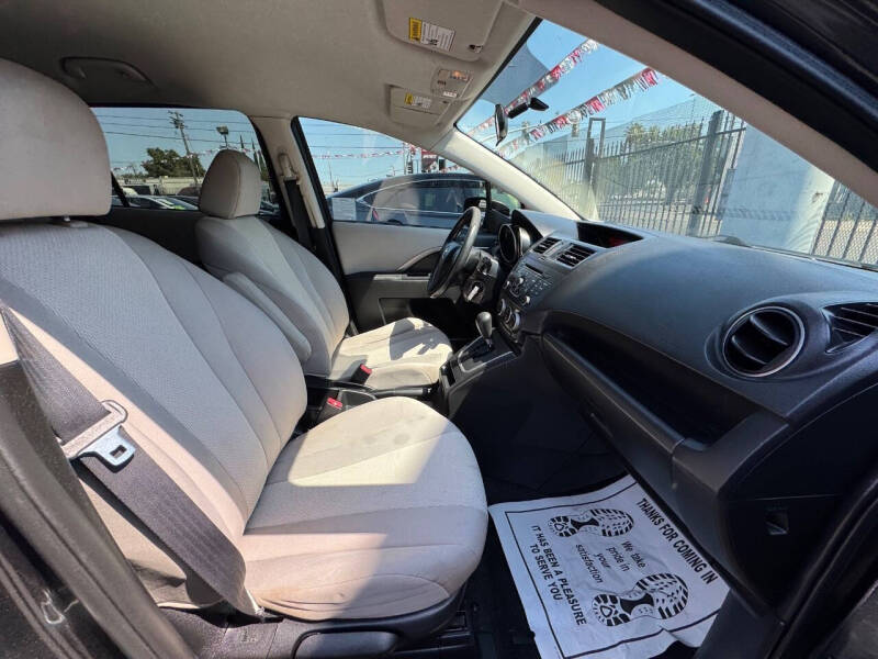 2013 Mazda MAZDA5 Sport