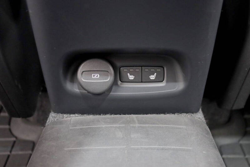 2021 Volvo XC40 Recharge Pure Electric P8