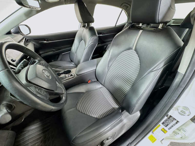 2022 Toyota Camry Hybrid SE Nightshade