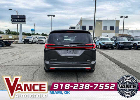 2023 Chrysler Pacifica Touring L