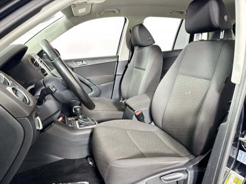 2017 Volkswagen Tiguan 2.0T Limited S