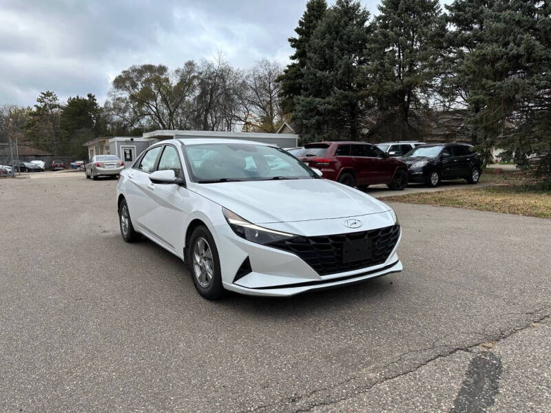 2022 Hyundai Elantra SE