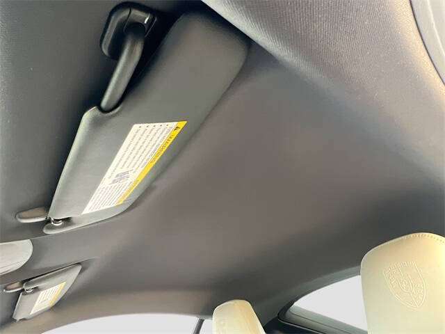 2025 Porsche 718 Cayman Style Edition