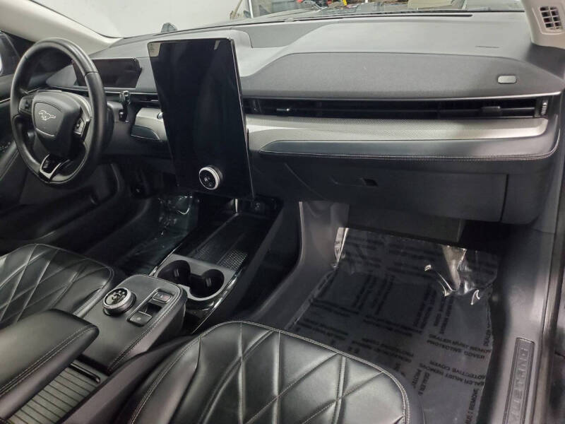 2021 Ford Mustang Mach-E Select