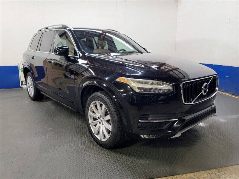 2016 Volvo XC90 T6 Momentum