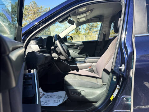 2023 Toyota Highlander LE