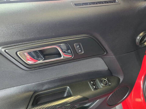 2017 Ford Mustang V6