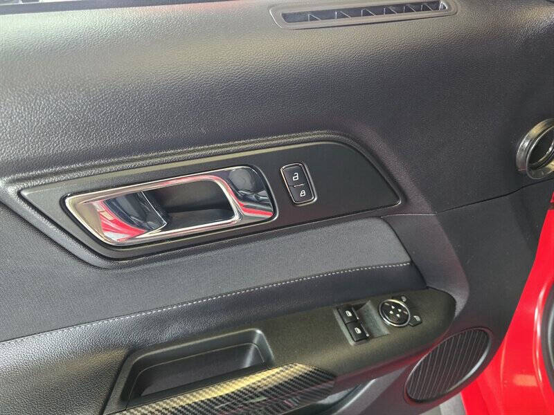 2017 Ford Mustang V6