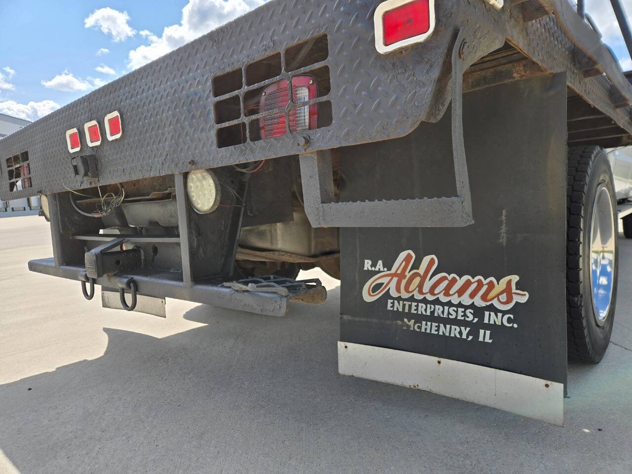 2004 Ford F-550 Super Duty 33