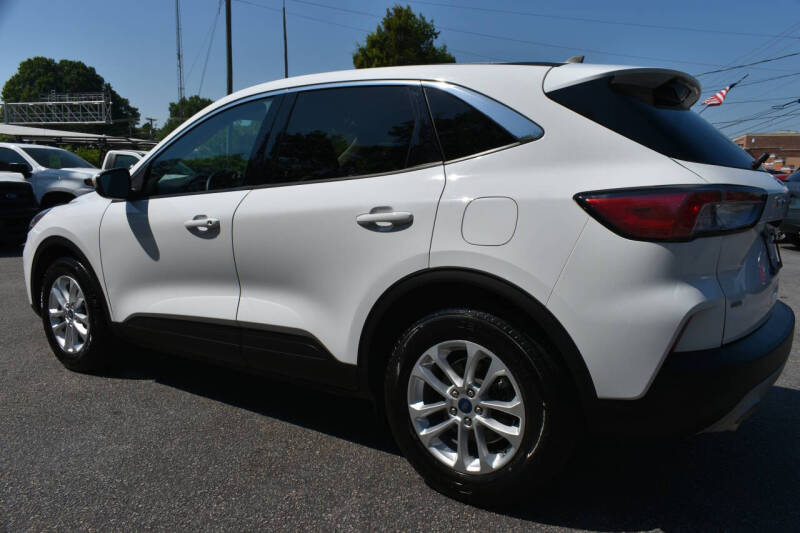 2020 Ford Escape SE