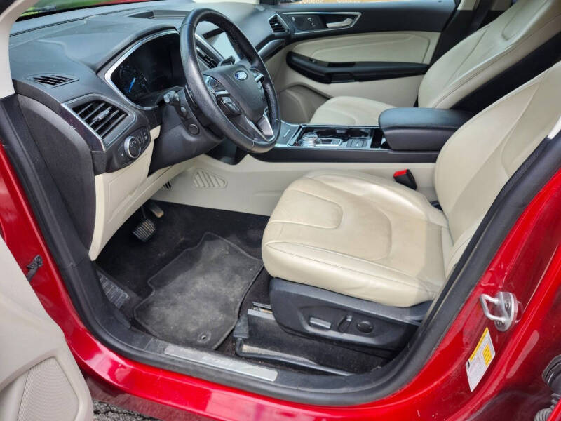 2020 Ford Edge Titanium
