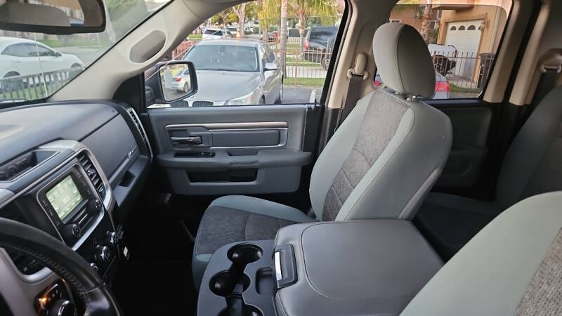 2016 RAM 1500 SLT