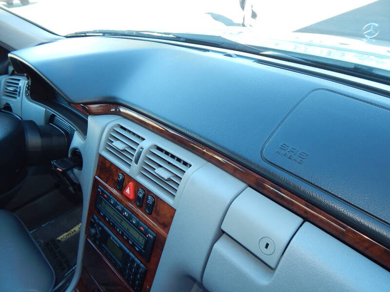 1999 Mercedes-Benz E-Class E 320