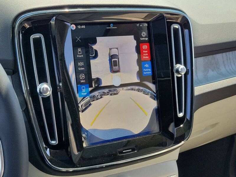 2026 Volvo XC40 B5 Plus