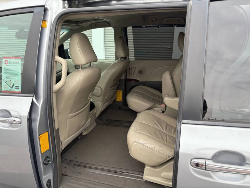 2011 Toyota Sienna