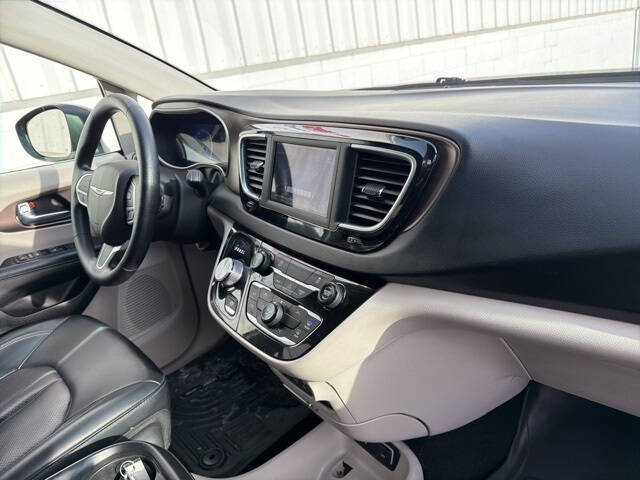 2020 Chrysler Voyager LXi